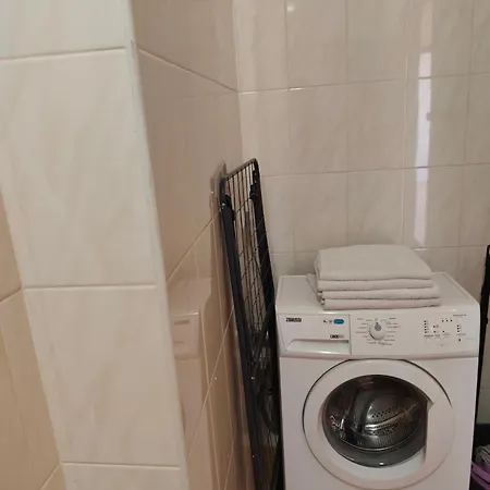 Apartamento центр 2 кім студія 6 місць з кондиціонером Mukachevo