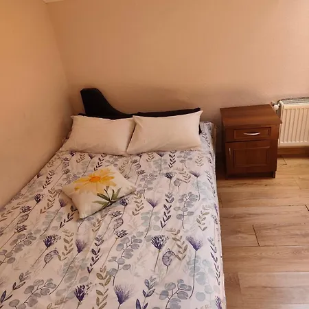 Apartamento центр 2 кім студія 6 місць з кондиціонером